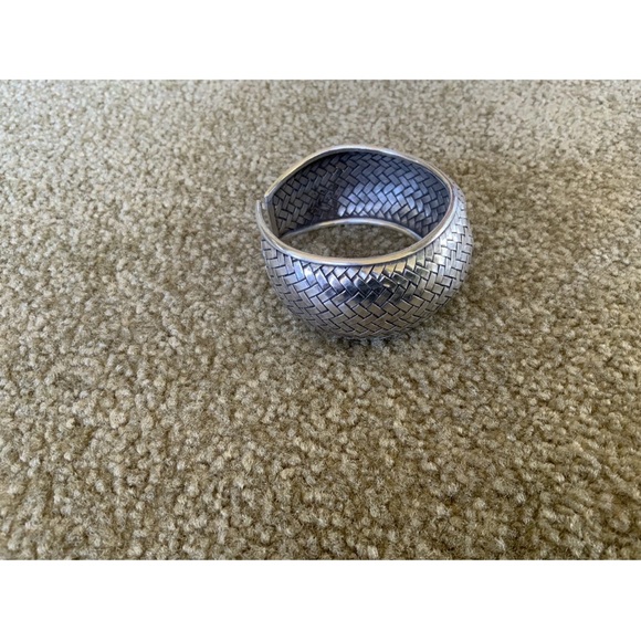 Silver Bangle (5) - Yang Lay Designer - Picture 4 of 7